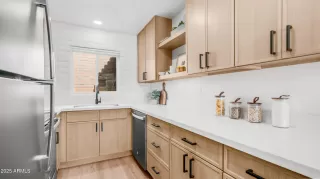 Photo #2: 6947145 Listing