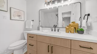 Photo #4: 6947145 Listing