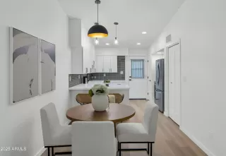 Photo #5: 6947158 Listing