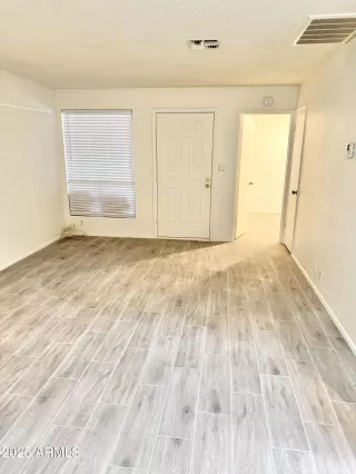 Photo #3: 6947283 Listing