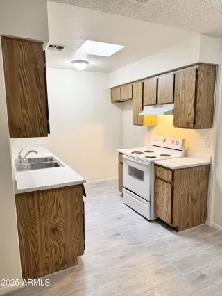 Photo #4: 6947283 Listing