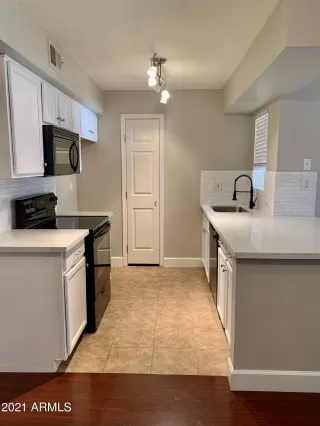 Photo #1: 6947325 Listing 