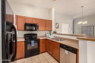 Photo #3: 6947340 Listing 