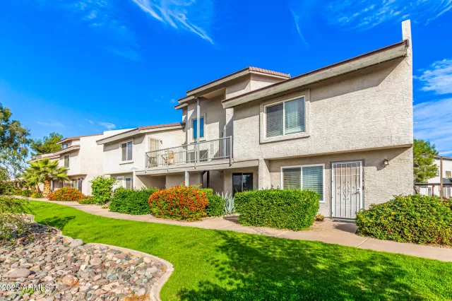 MLS: 6947348 Condo For Sale