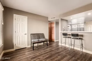 Photo #6: 6947348 Listing 