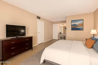 Photo #6: 6947464 Listing