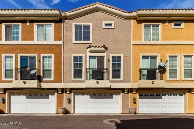 MLS: 6947481 Condo For Sale