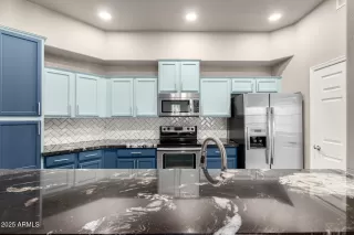 Photo #5: 6947528 Listing