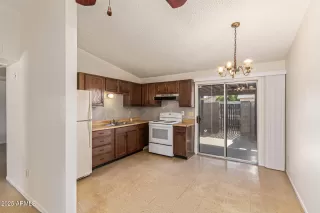 Photo #6: 6947561 Listing 