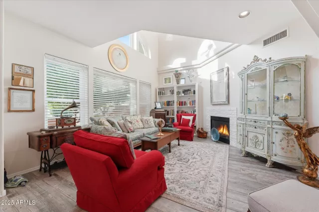 MLS: 6947663 Condo For Sale