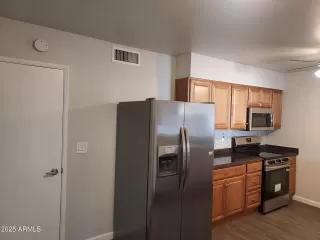 Photo #3: 6947763 Listing