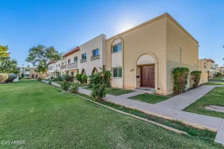 Photo #3: 6947794 Listing