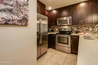 Photo #6: 6947800 Listing