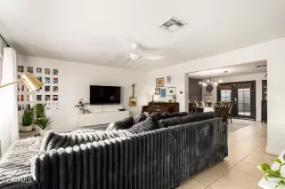 Photo #4: 6947820 Listing 