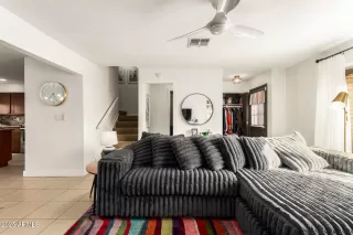 Photo #6: 6947820 Listing 