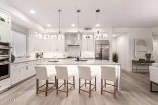 Photo #2: 6947850 Listing