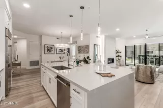 Photo #4: 6947850 Listing