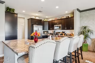 Photo #6: 6947940 Listing