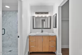 Photo #4: 6948184 Listing