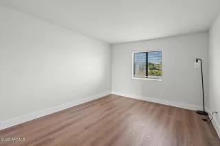 Photo #6: 6948184 Listing