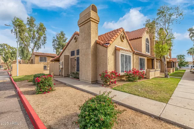 MLS: 6948257 Condo For Sale