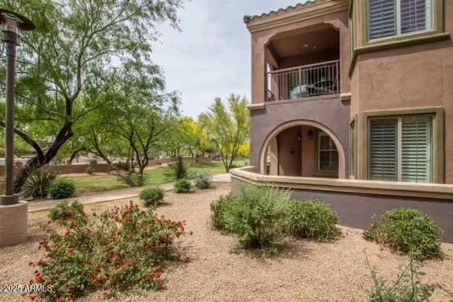 MLS: 6948499 Condo For Sale