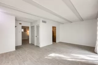 Photo #4: 6948500 Listing 