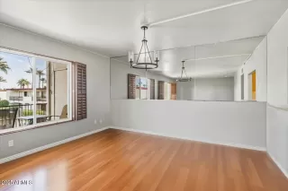 Photo #6: 6948591 Listing