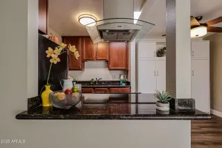 Photo #3: 6948621 Listing 