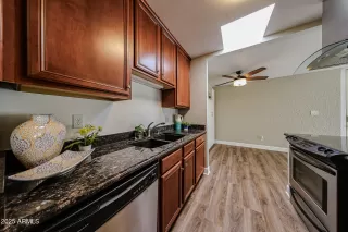 Photo #4: 6948621 Listing 