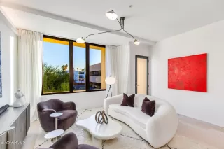 Photo #3: 6948653 Listing 