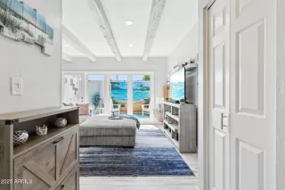 Photo #3: 6948678 Listing