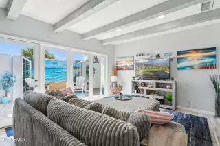 Photo #5: 6948678 Listing