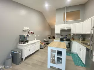 Photo #3: 6949020 Listing 