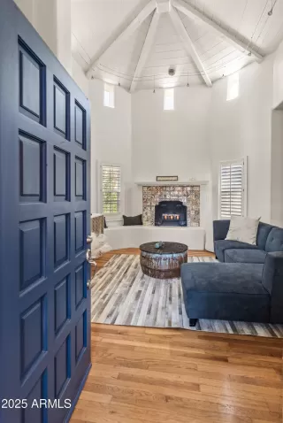 Photo #3: 6949126 Listing