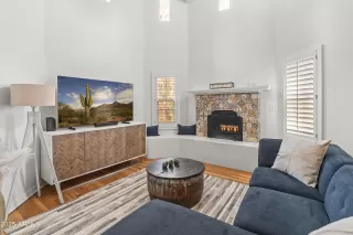 Photo #5: 6949126 Listing