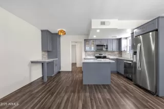 Photo #3: 6949256 Listing 