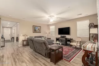 Photo #6: 6949312 Listing 