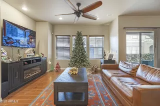 Photo #3: 6949849 Listing