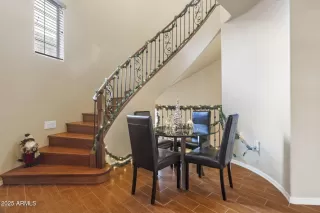 Photo #5: 6949849 Listing