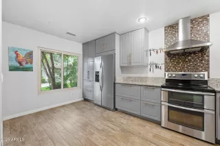 Photo #6: 6949932 Listing 