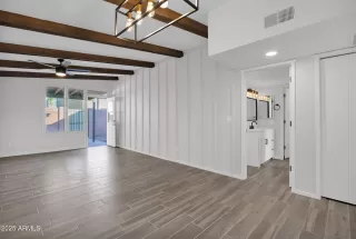 Photo #6: 6950027 Listing 