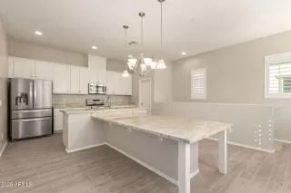 Photo #6: 6950079 Listing