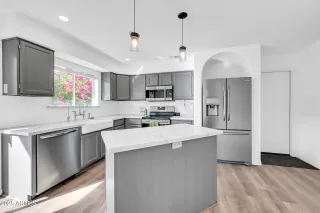 Photo #1: 6950409 Listing 