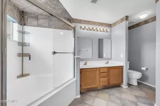 Photo #2: 6950409 Listing 