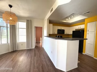 Photo #2: 6950524 Listing