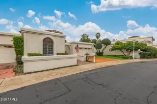 Photo #4: 6950534 Listing