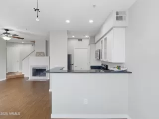 Photo #5: 6950630 Listing 