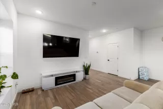 Photo #6: 6950850 Listing 