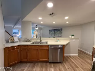 Photo #6: 6950860 Listing